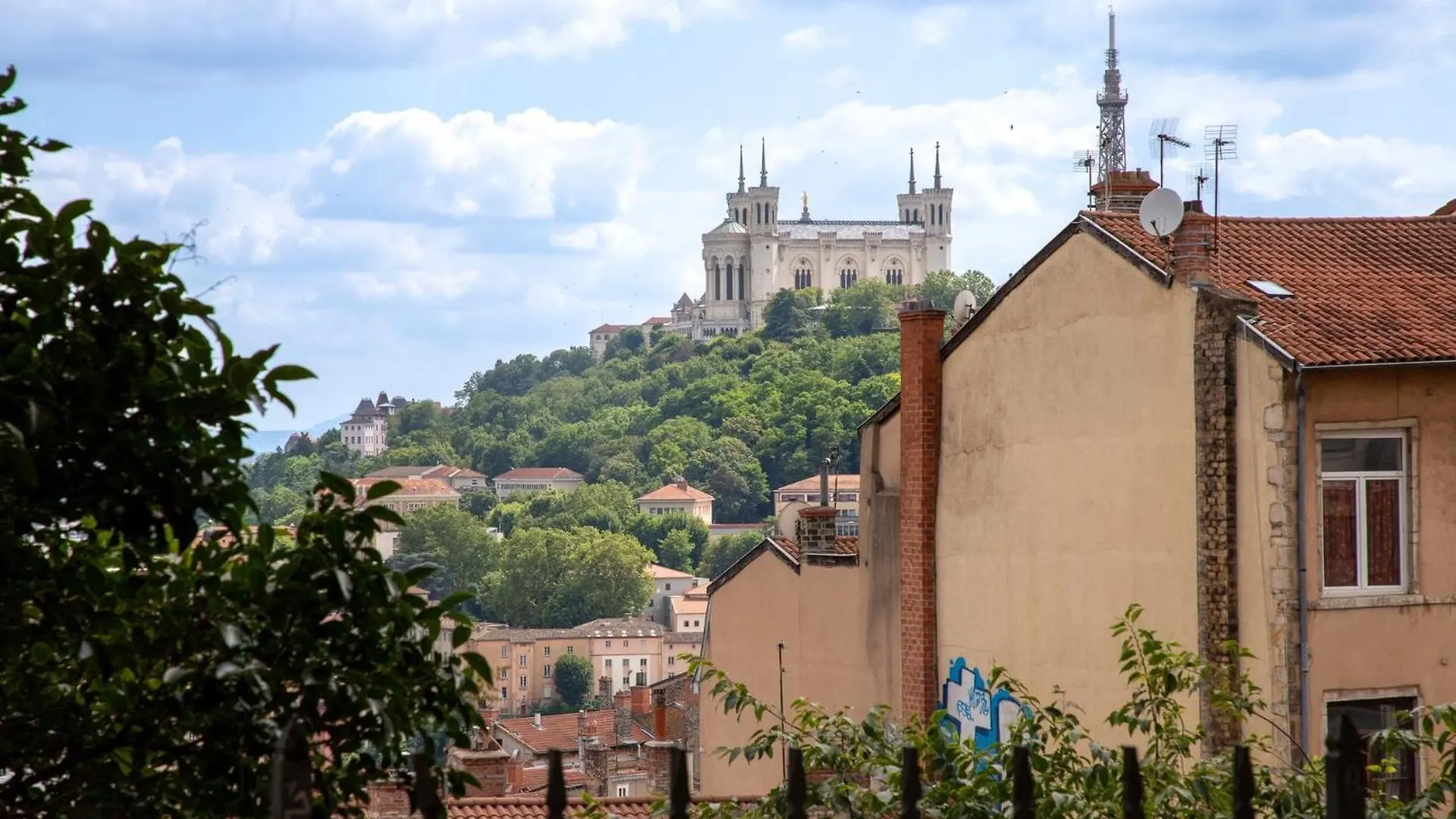 Daire Host Inn Bien-Etre Spa Jacuzzi Downtown Lyon Fransa