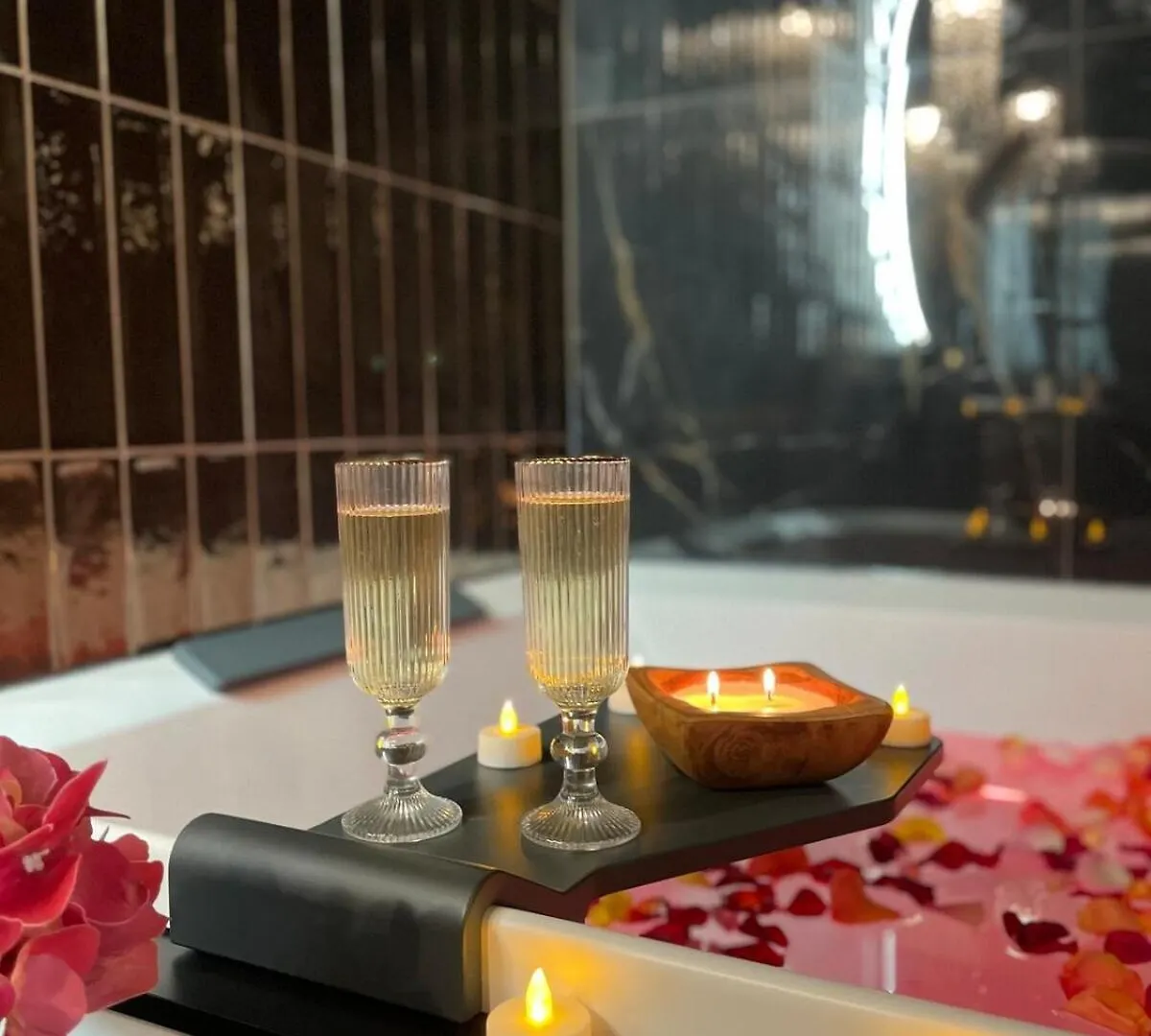 Daire Host Inn Bien-Etre Spa Jacuzzi Downtown Lyon