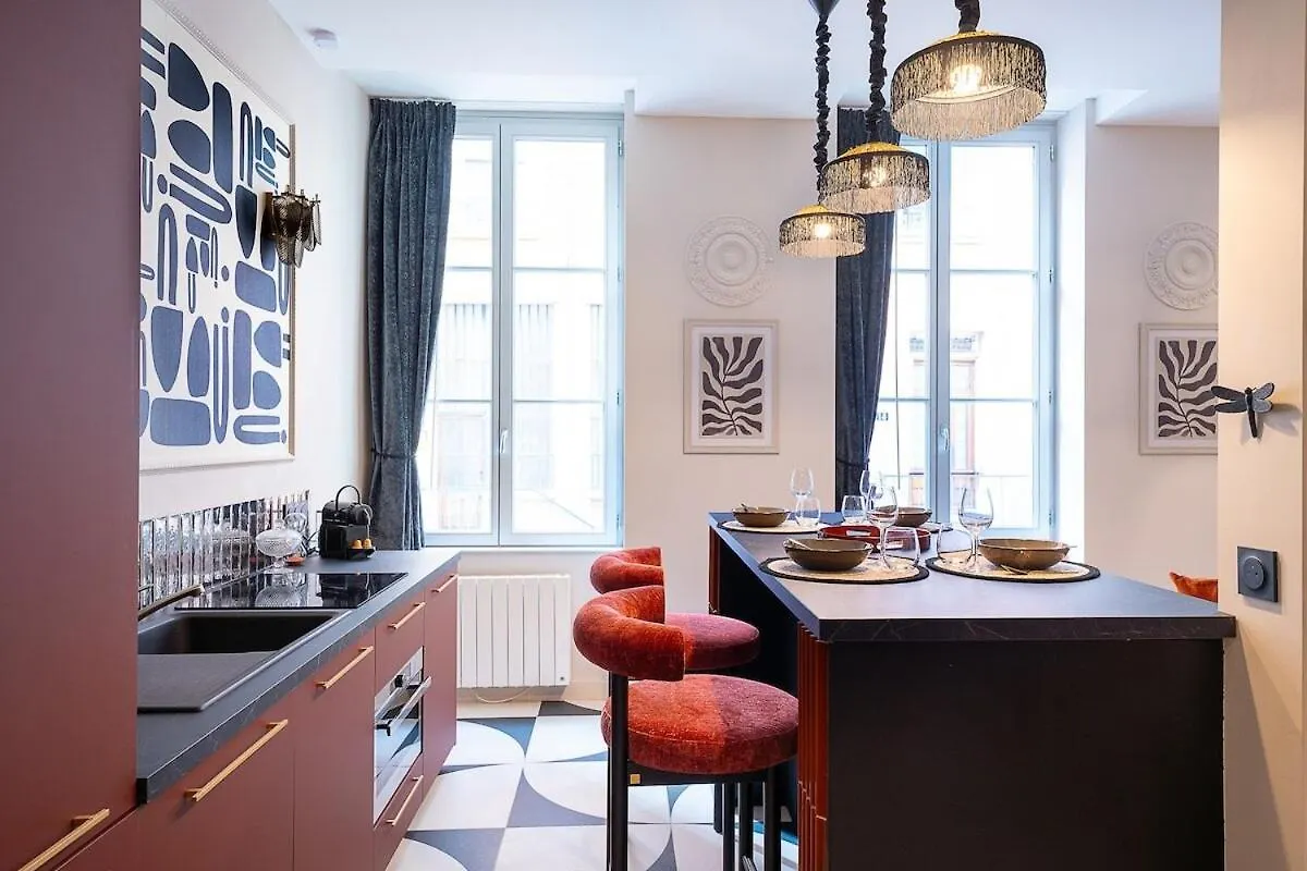 Host Inn Bien-Etre Spa Jacuzzi Downtown Lyon 0*,  Fransa